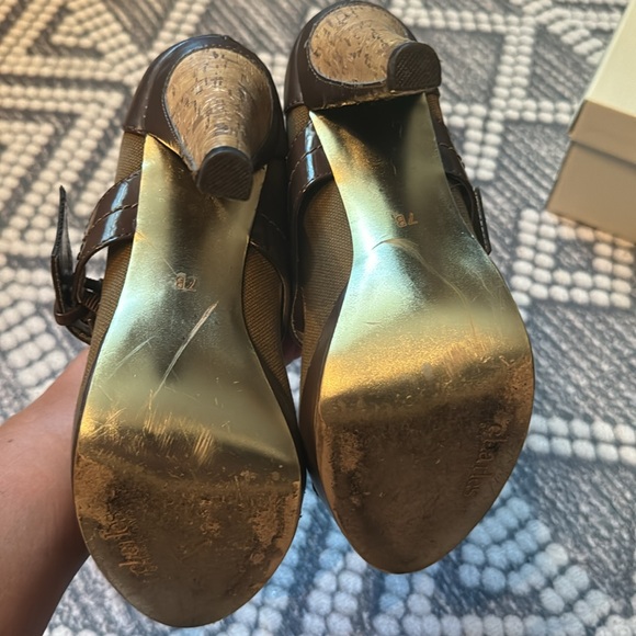 GUC 4 inch pumps by Charles David. Size 7B. Olive and brown. - Picture 7 of 13